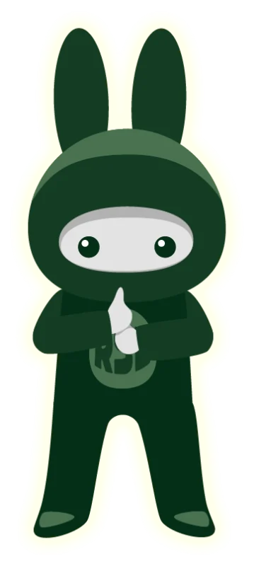Tizu, la hase ninja, debout, qui observe attentivement